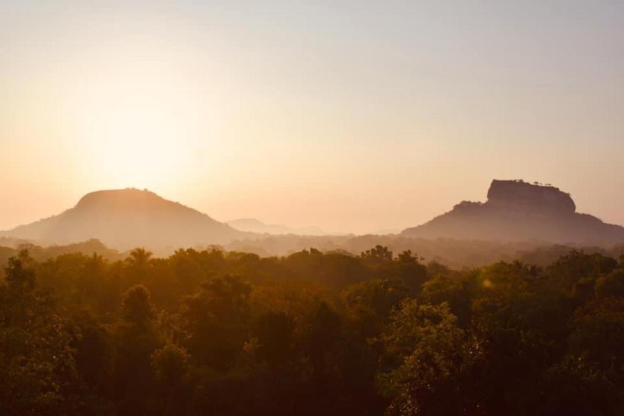 Choona Lodge 'View Of Sigiriya & Pidurangala With Sunrise' Extérieur photo