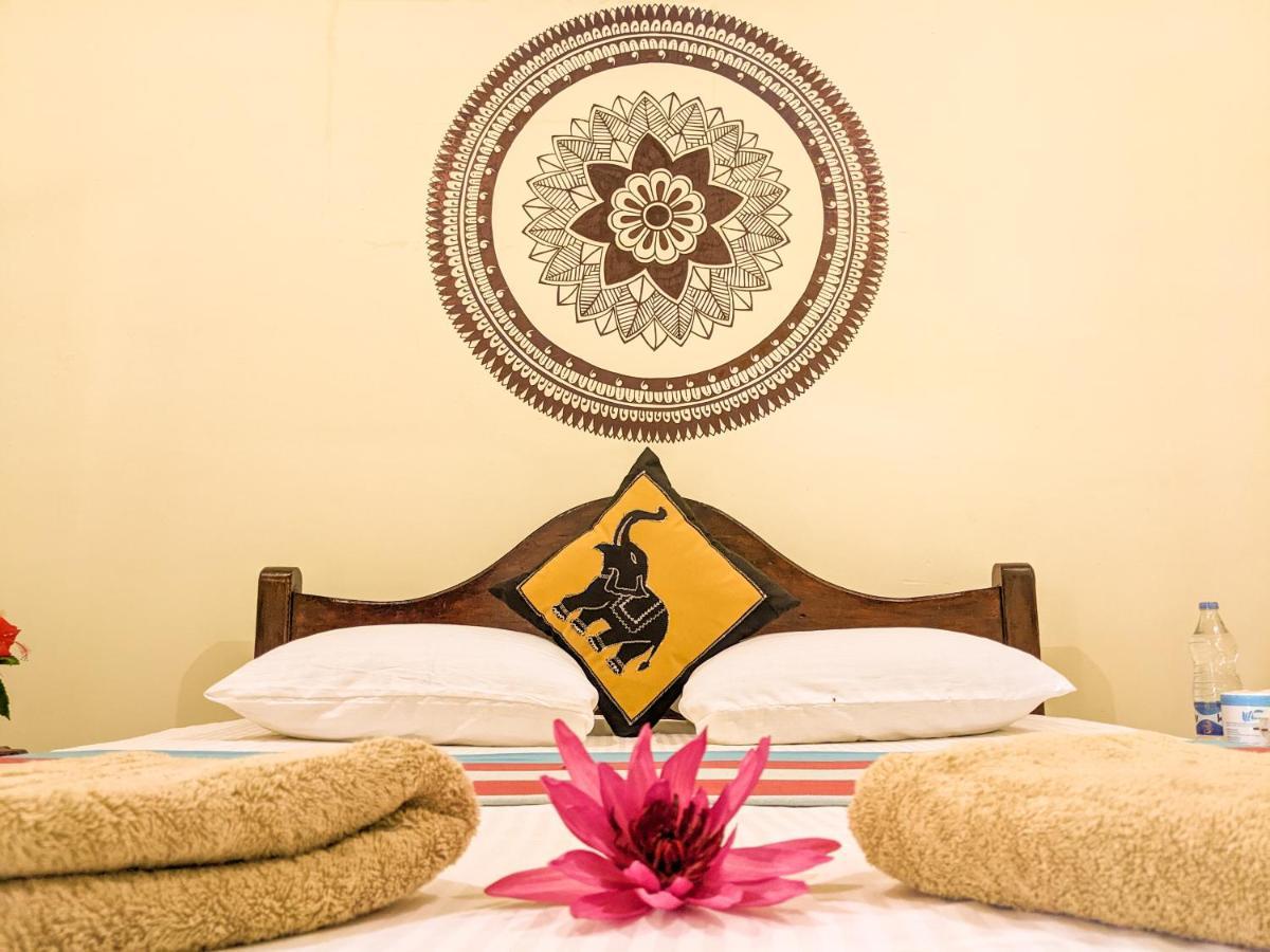 Choona Lodge 'View Of Sigiriya & Pidurangala With Sunrise' Extérieur photo