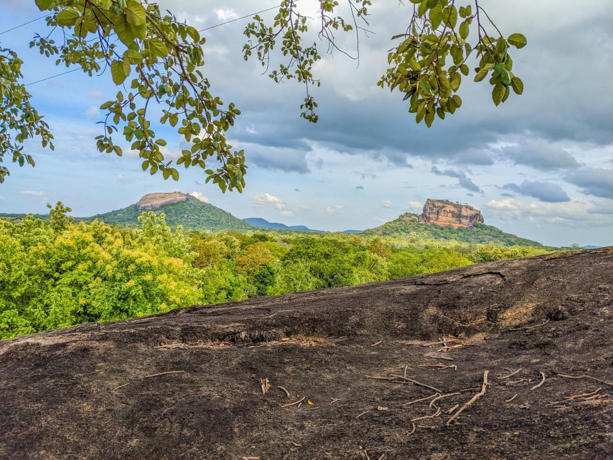 Choona Lodge 'View Of Sigiriya & Pidurangala With Sunrise' Extérieur photo
